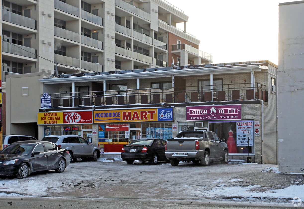 Photo du bâtiment - 93 Woodbridge Ave