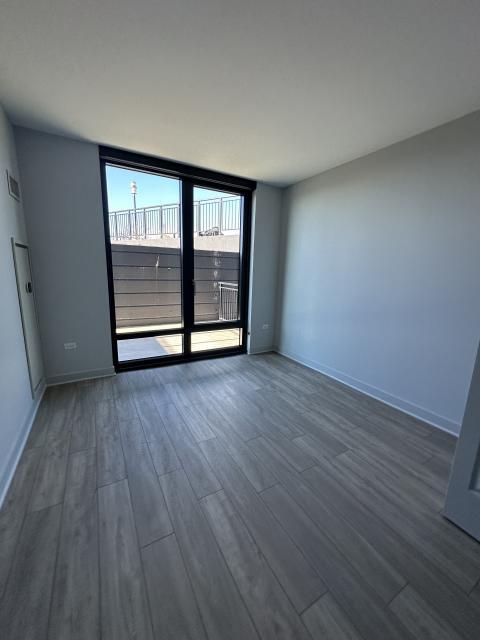 Building Photo - 2 bedroom in Chicago IL 60613