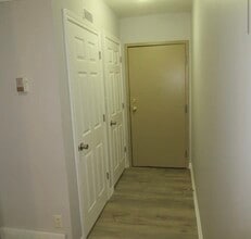 Building Photo - 31 Queen St E