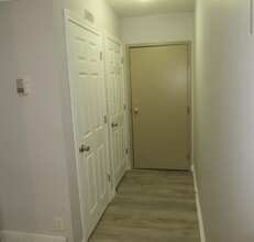 Building Photo - 31 Queen St E