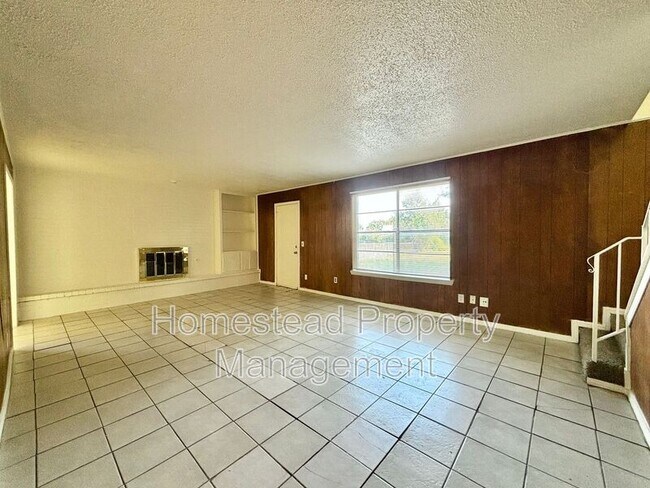 Building Photo - 8402 Candlewood Dr