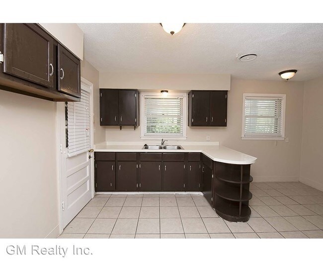 Building Photo - 3 br, 2 bath House - 1919 Coventry Dr.