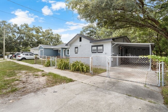 Building Photo - 3/2 NEWLY  ****MOVE IN READY**** Apply Tod...