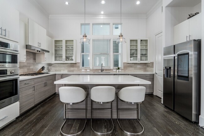 Foto del edificio - 2312 Hutchins St