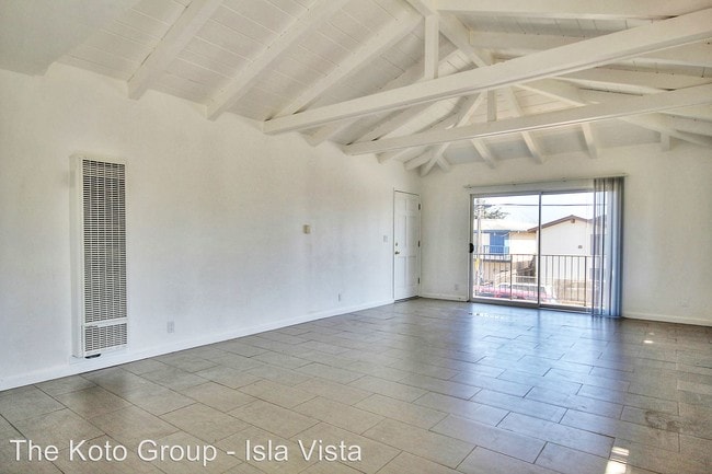 Building Photo - 6696 Del Playa Dr