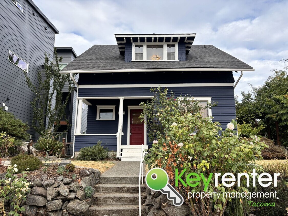 Foto principal - Unique 3-Bedroom Tacoma Home with Fenced Y...