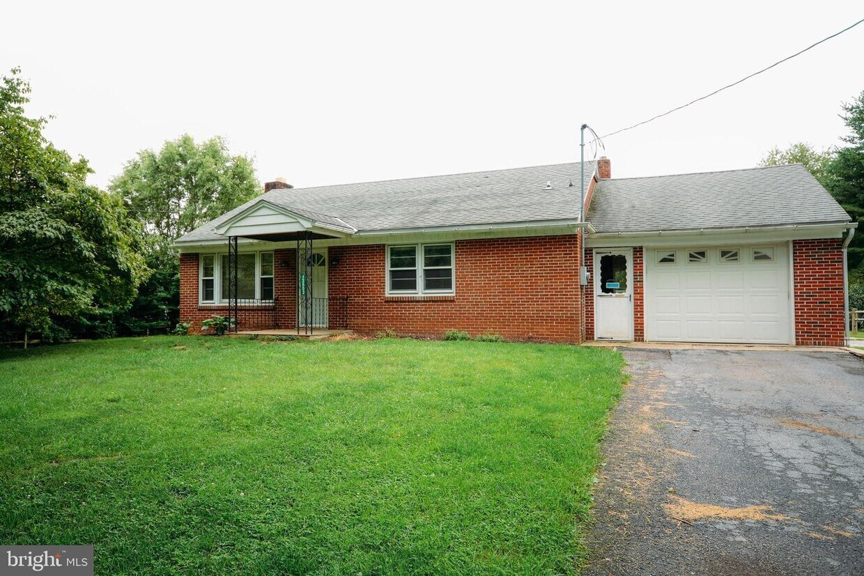 13502 Wolfsville Rd, Smithsburg, MD 21783 House Rental in Smithsburg