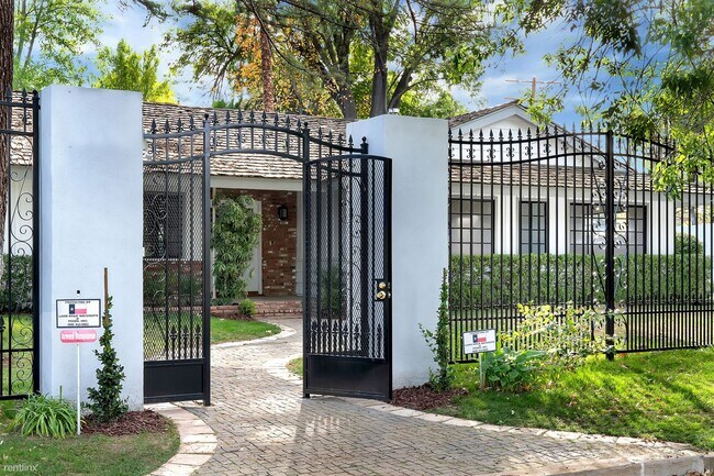 Foto del edificio - 7 br, 4.5 bath House - 5100 Calenda Dr