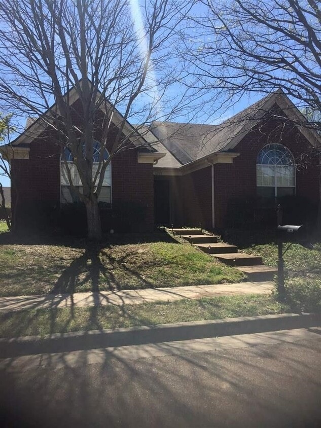 6833 Century Oaks Dr, Cordova, TN 38018 House Rental in Cordova, TN