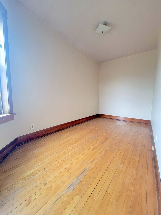 Foto del edificio - 3356 S Emerald Ave