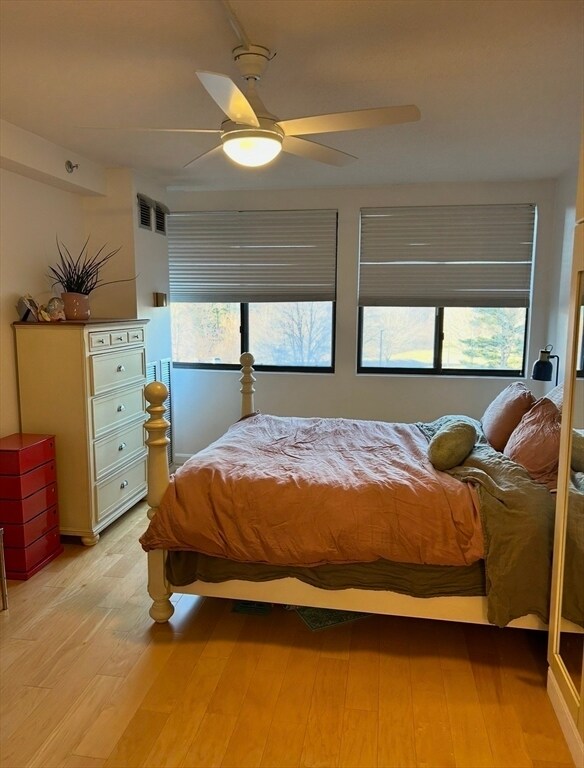 Foto del edificio - 250 Hammond Pond Pkwy