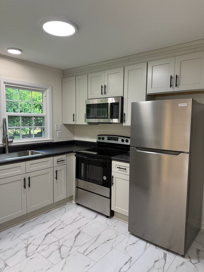 Foto del edificio - 1611 Highland Ave
