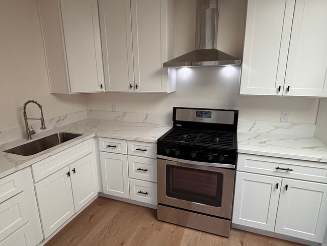 Foto del edificio - 6534 Peach Ave