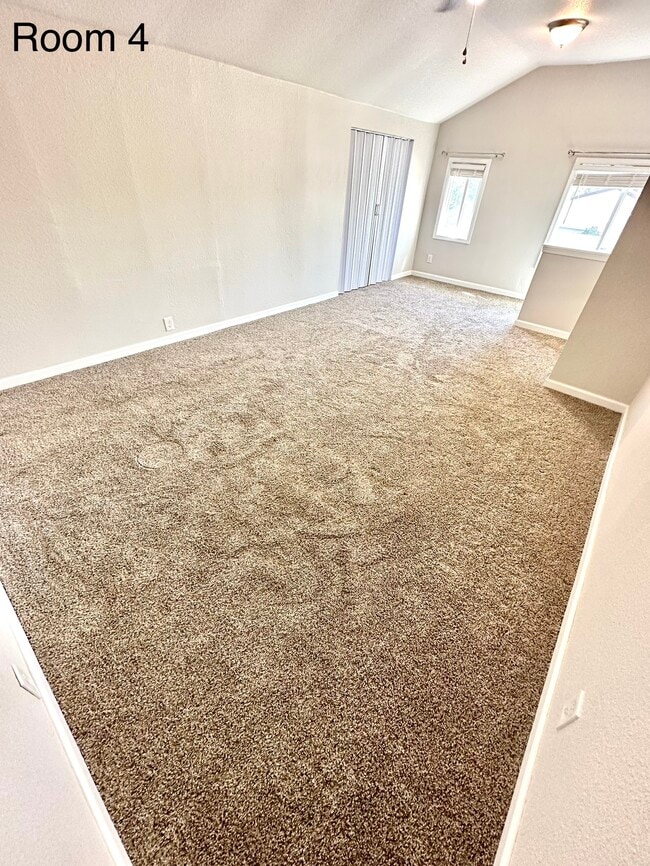 Foto del edificio - 2037 Robert Way