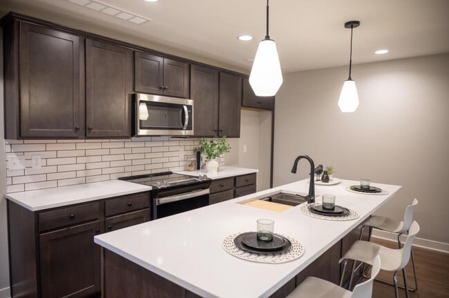 Foto del edificio - 4610 Forest Ave