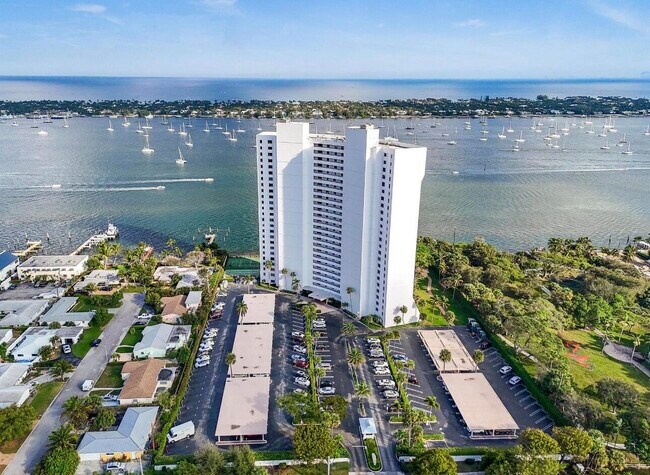 Foto del edificio - 5200 N Flagler Dr