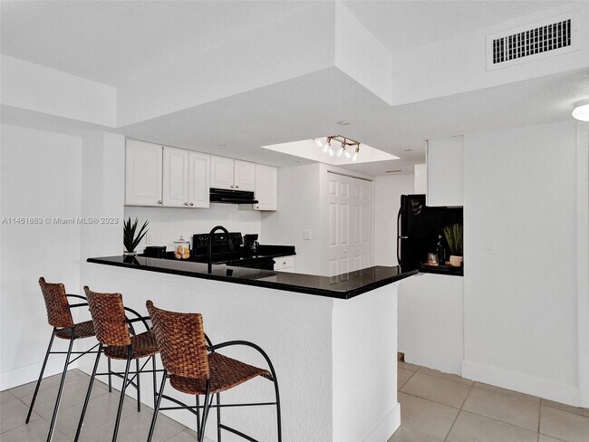 Foto del edificio - 9250 W Atlantic Blvd
