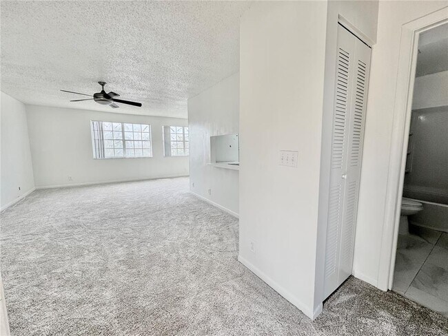Foto del edificio - 8734 SW 3rd St