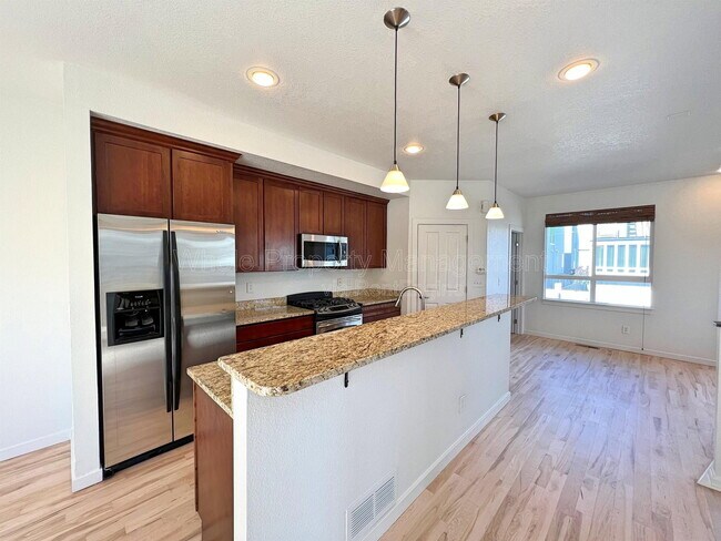 Foto del edificio - 2488 Decatur St