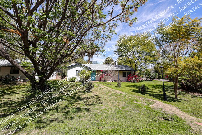 Foto del edificio - 1538 E Cedar St