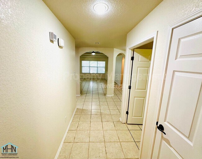 Building Photo - 5619 Cross Pond