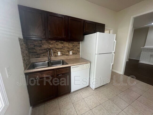 Foto del edificio - 1366 Clermont Ave