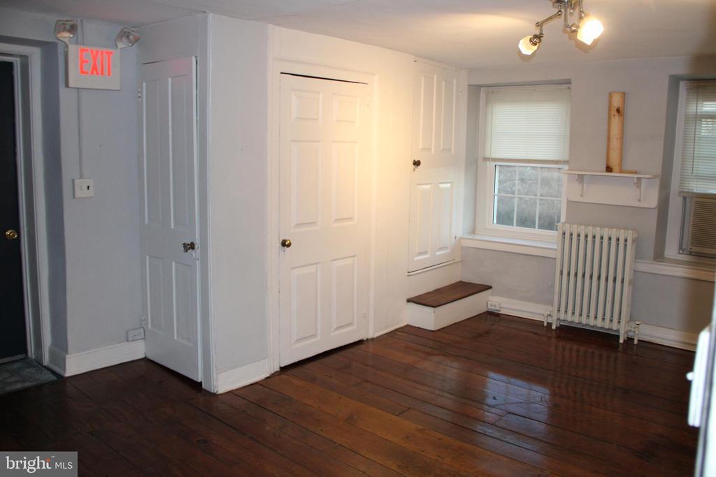 Primary Photo - 1165 Ridge Rd