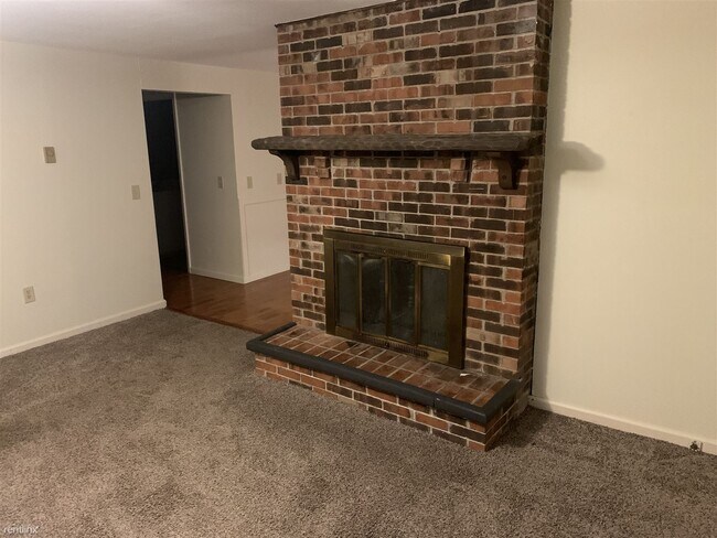 Foto del edificio - 4 br, 1 bath House - 1089 Ford Rd