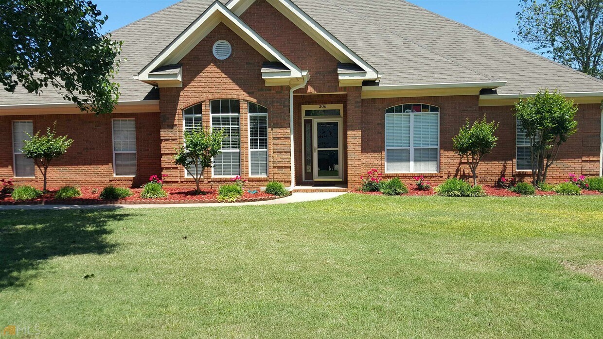 206 Rhett Ct, Warner Robins, GA 31088 House for Rent in Warner Robins, GA