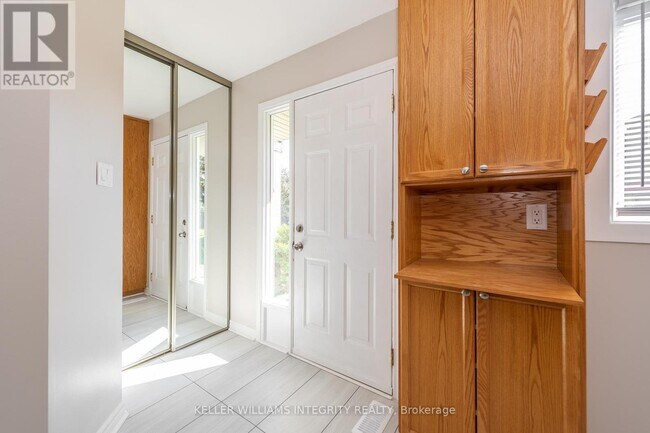 Photo du bâtiment - 4303 Meadowvale Ln