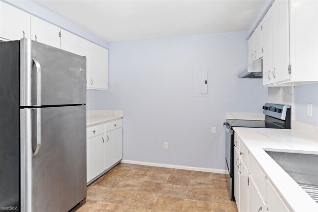 Foto del edificio - 2 br, 1.5 bath Duplex - 4701 236th Street ...