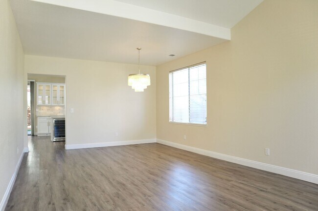 Foto del edificio - Luxurious 3-bedroom home - beautiful, must...
