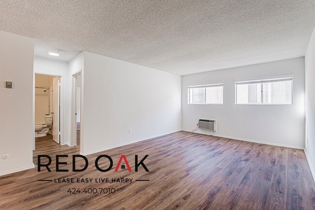 Building Photo - 1539 Alexandria Ave