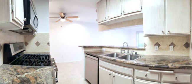 Foto del edificio - 2 bedroom in North Hollywood CA 91601