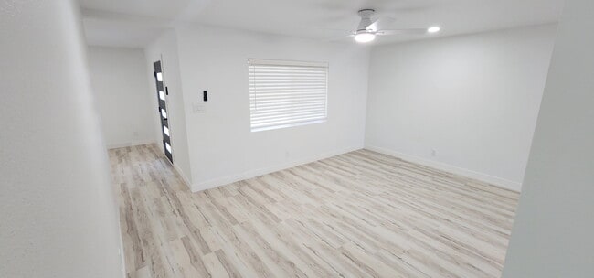 Foto del edificio - 313 Magnolia Ave