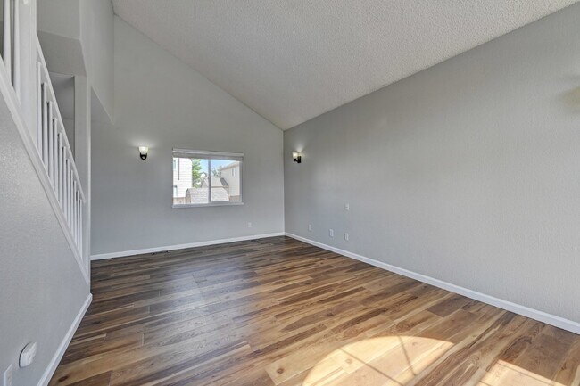 Building Photo - $2,225- 3bed/2bath Home in Fountain with B...
