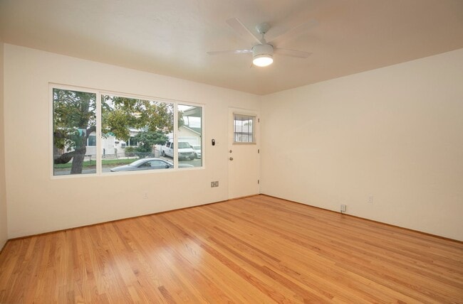 Foto del edificio - Stylish La Mesa 2-Bed with Huge Private Ya...