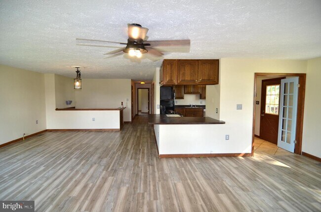 Building Photo - 13045 Saunders Marina Pl