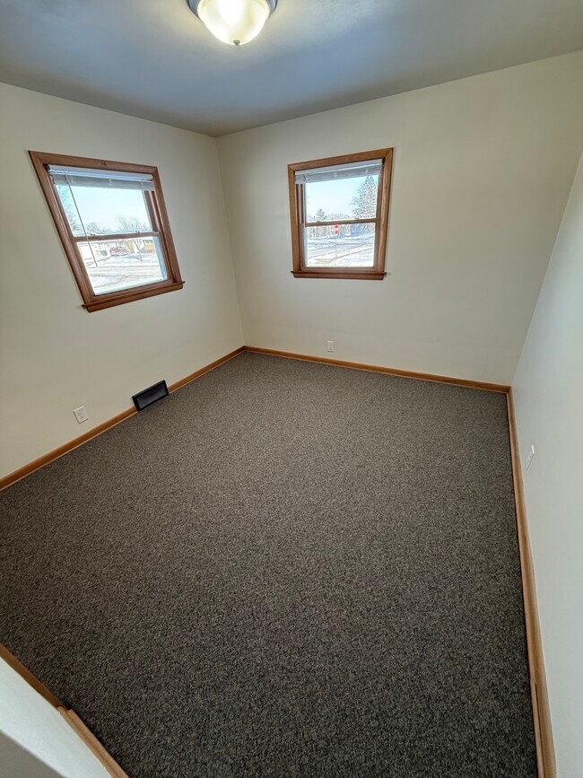 Cama 1 - 1616 Sunset Ridge Dr