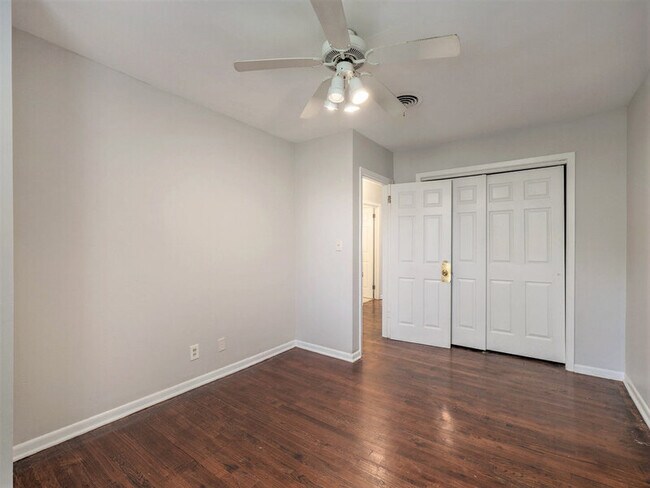 Foto del edificio - 2426 1/2 S 16th St #7