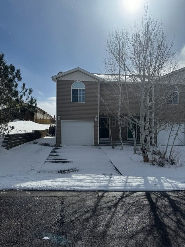 Building Photo - 2419 Farnum St