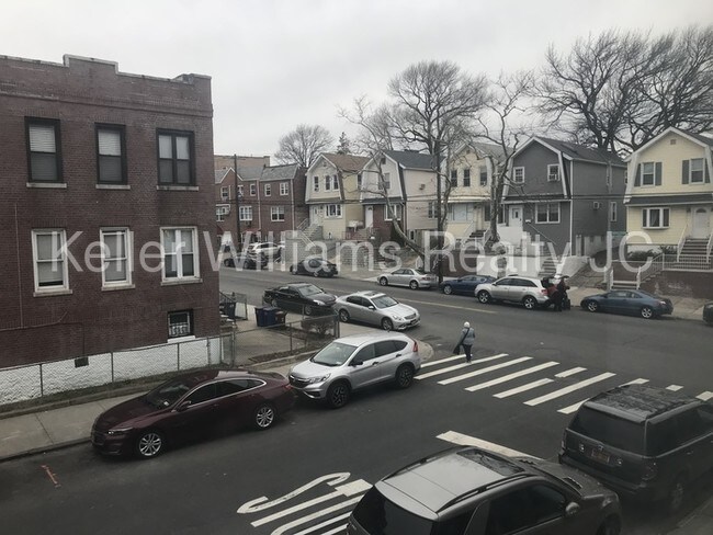 Building Photo - 2171 Bruckner Blvd