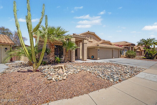 Building Photo - 3103 N Meadow Ln