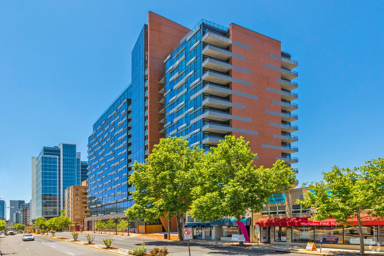 8001 Woodmont Apartments in Bethesda, MD