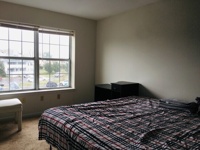 Main Bedroom - 2208 Waters Edge Dr