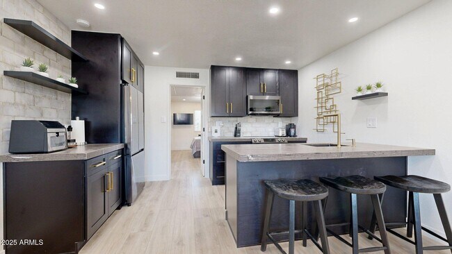 Foto del edificio - 5995 N 78th St