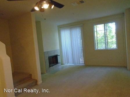 Building Photo - 2 br, 2.5 bath House - 752 City Walk Place #2