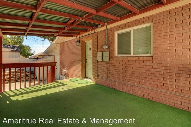 Building Photo - 4 br, 2 bath House - 476 E 200 S