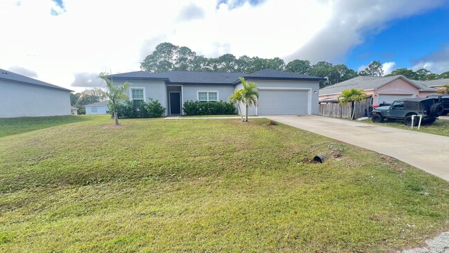 Building Photo - Immaculate 3-Bedroom, 2-Bathroom Home in P...