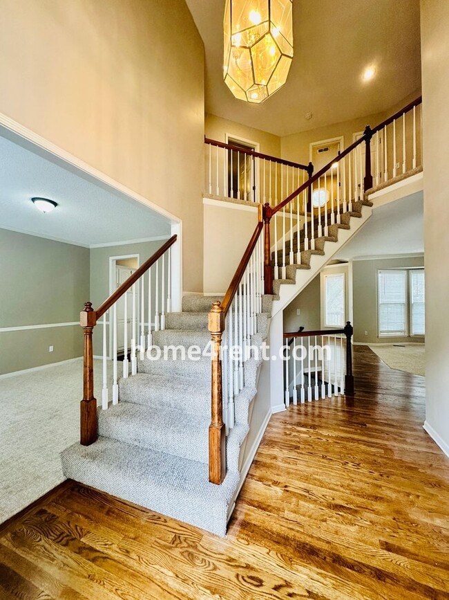 Foto del edificio - Beautifully Renovated Home in Olathe with a Finished Basement!